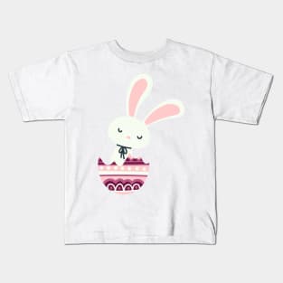 Easter rabbit in a pastel pink and maroon egg shell. Kids T-Shirt